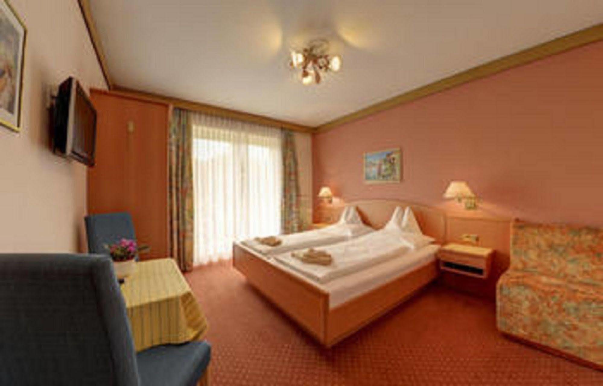 Fruehstueckspension Haus Golker Seeboden Εξωτερικό φωτογραφία